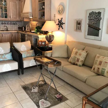 Superior, Comfortable Seaside With Amazing View Semesterbostad Siviri