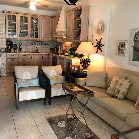 Superior, Comfortable Seaside With Amazing View Semesterbostad Siviri