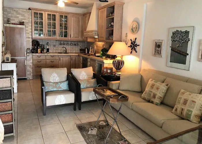 Superior, Comfortable Seaside With Amazing View Hébergement de vacances Siviri